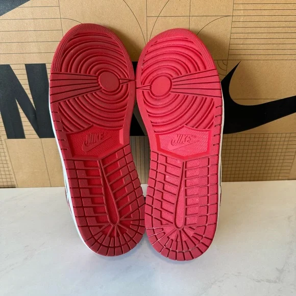 Final Sale!!! 🌺 NIKE 🌺 Air Jordan 1 Low  👟 - Picture 5 of 13
